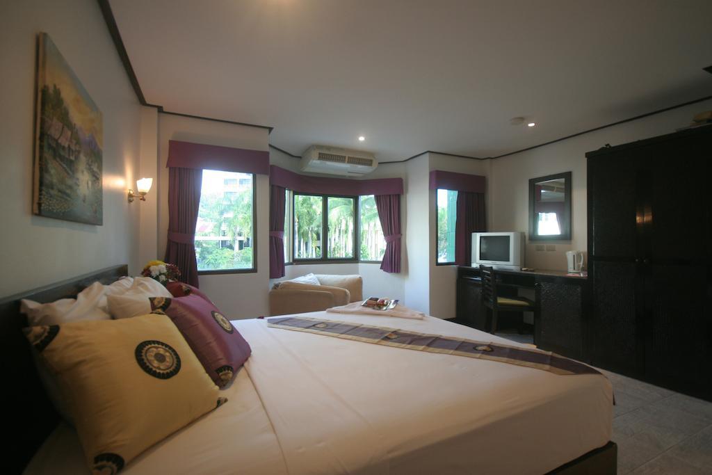Angus O'Tool'S Guesthouse Karon Exterior photo